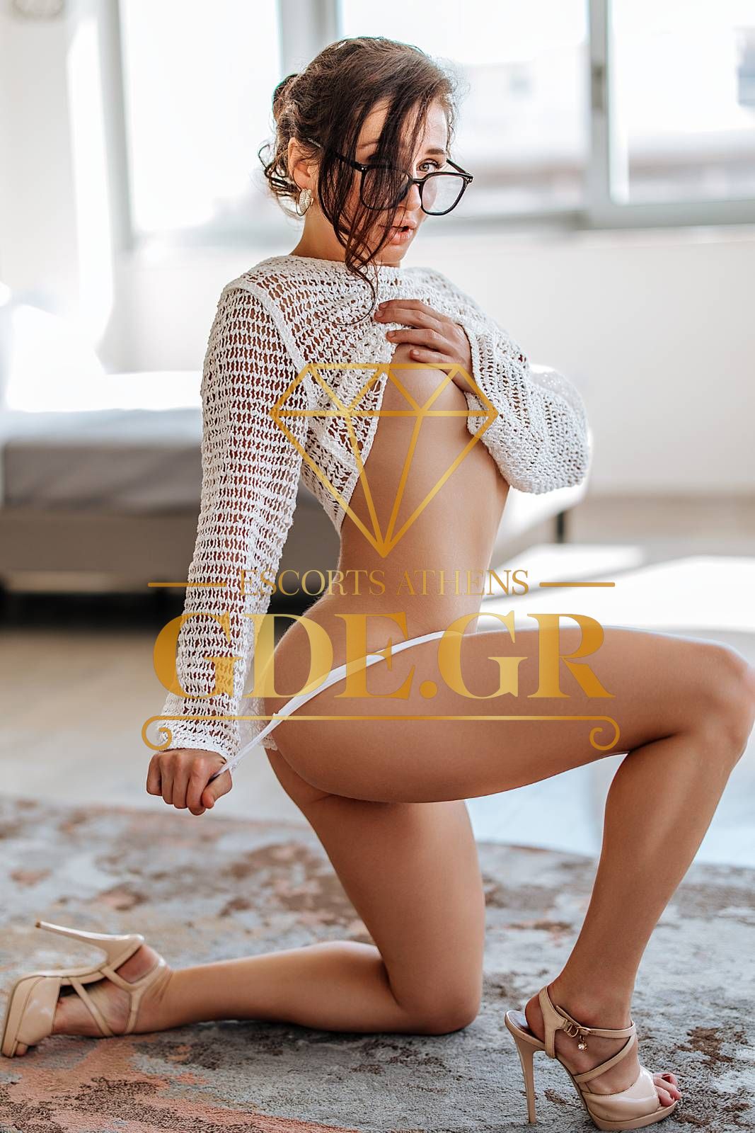 UKRANIAN-ATHENS-ESCORT-NICOLE-5