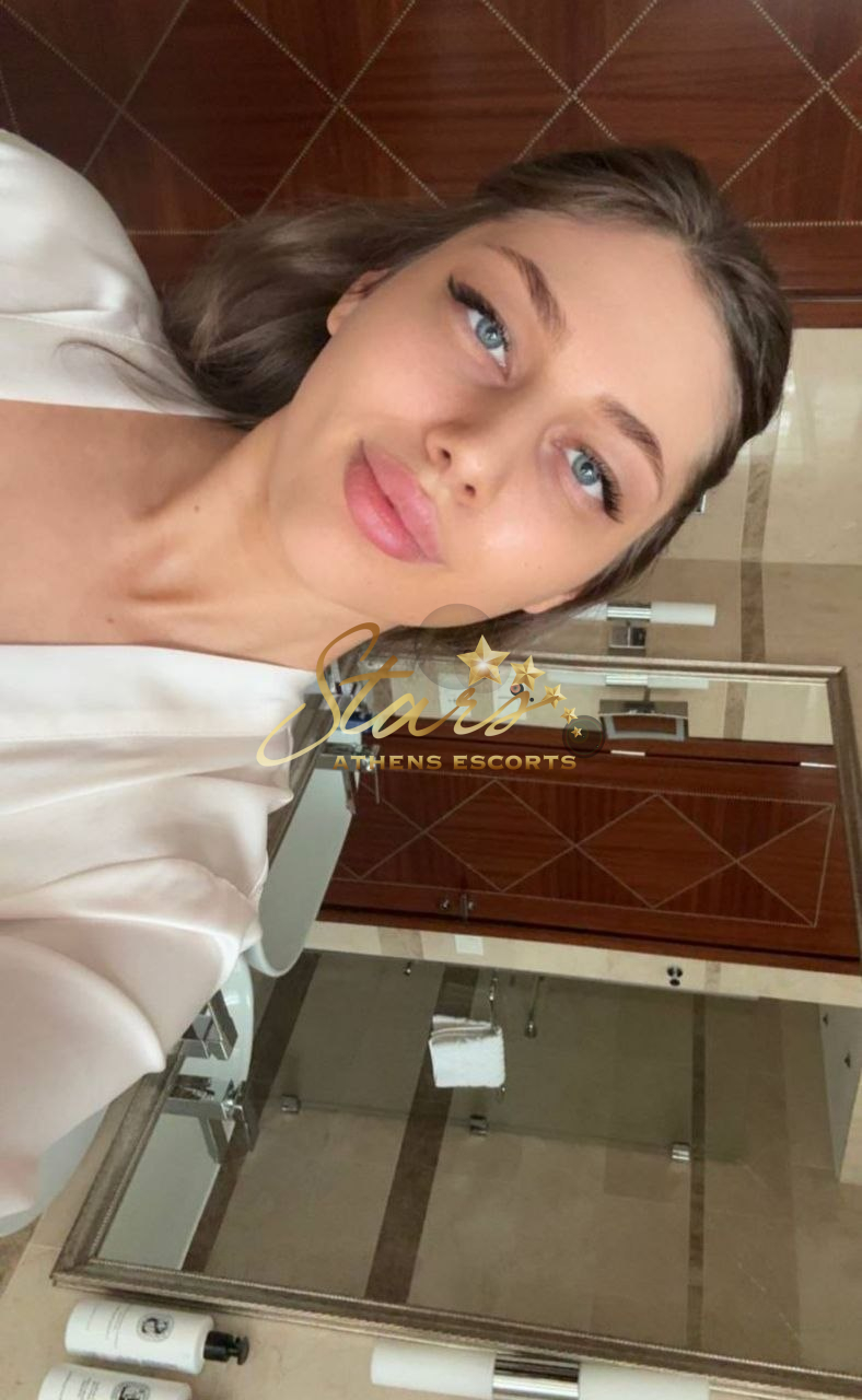 ATHENS-ESCORT-REGINA-1